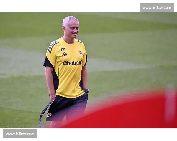 费内巴切开启巴斯克斯转会谈判,穆里尼奥瞄准皇马老将补强右路 费内巴切开启巴斯克斯转会谈判,穆里尼奥瞄准皇马老将补强右路