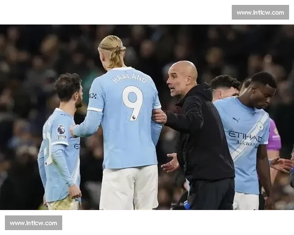 淮安南京德比现争议铲球！激烈对抗下险酿乌龙