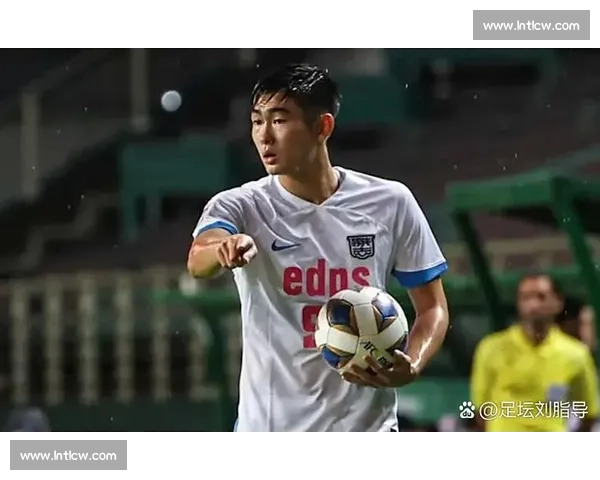 陈晋一领衔中超 9 将出征东亚杯!中国香港剑指历史首球 陈晋一领衔中超 9 将出征东亚杯!中国香港剑指历史首球