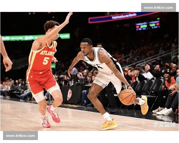 福克斯轻松写意空接暴扣,与球迷互动点燃现场激情 福克斯轻松写意空接暴扣,与球迷互动点燃现场激情