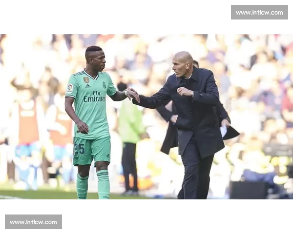 维尼修斯首秀灾难级表现！1.7 亿水货引众怒，球迷：对面边锋值 10 亿 +