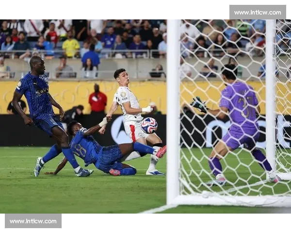 早报：世俱杯豪门突围战陷困境，冷门频现晋级迷雾重重